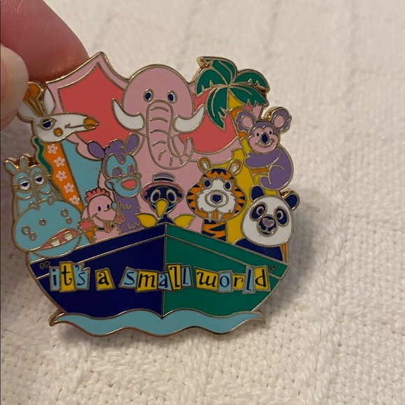 Disney pins - Picture 4 of 7